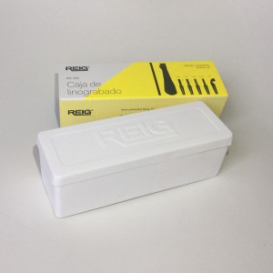 CAJA DE GUBIAS LINOGRABADO CON MANGO Y 5 PLUMILLAS