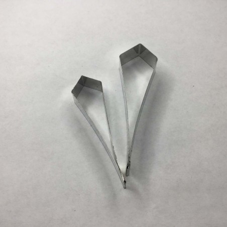 2 CORTADORES METALICOS LYDIA Nº 17