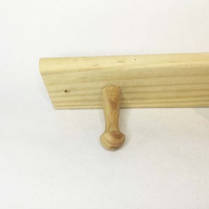 PERCHERO SENCILLO 4 POMOS