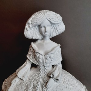 Menina de escayola - Menina grabada 21 cm