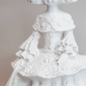 Detalle de vestido menina volante