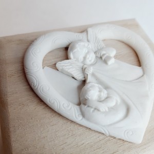 Corazones con angelitos para decorar sobre caja LG64274