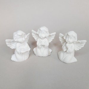 Angelitos de resina blanca