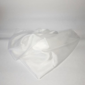 PAÑUELO DE SEDA PONGEE Nº5 70x70 BORDE A MANO