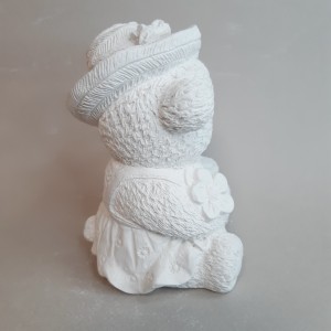 Figura infantil de escayola osita con flores