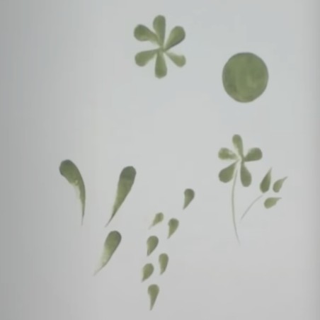 El lengua de gato es el mejor pincel para pintar flores y hojas