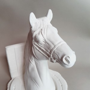 Figura de escayola sujetalibros caballo