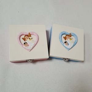 Cajas LG7445 con corazones decorados