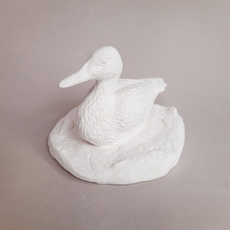 Figura de escayola de pato en charca para portal de Belén