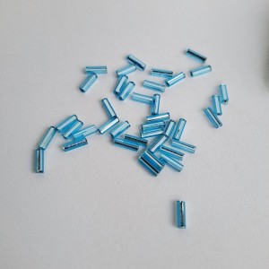 Abalorio Canutillo Azul turquesa 6 mm. Detalle rocalla