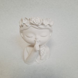 Figura de escayola Niña silencio