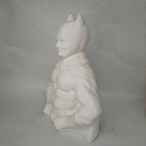 FIGURA INFANTIL DE ESCAYOLA BATMAN