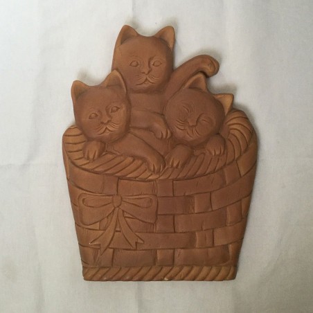 FIGURA DE CESTA CON GATITOS